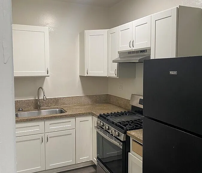 1439 Cedar Ave #14 — Photo 3