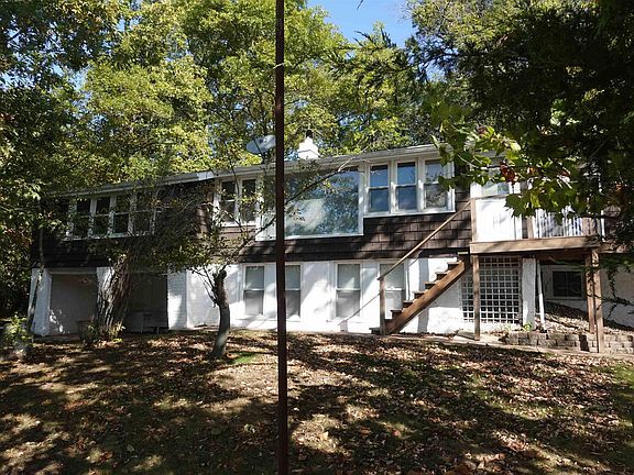 3rd image of 432 W Point Dr