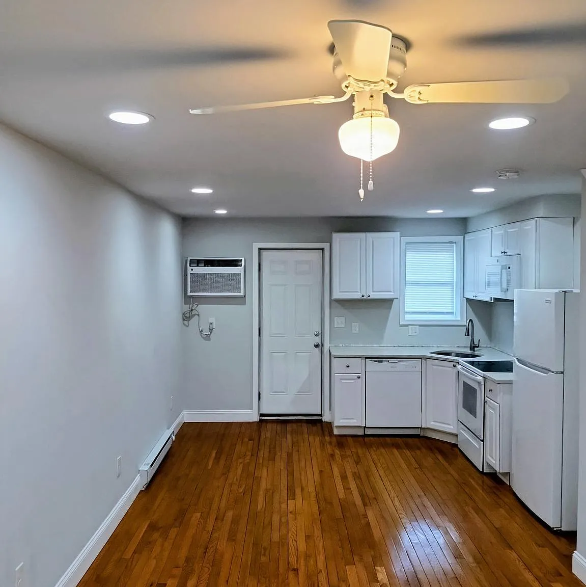 2 bed, 728 sqft, $1,395 — Photo 3