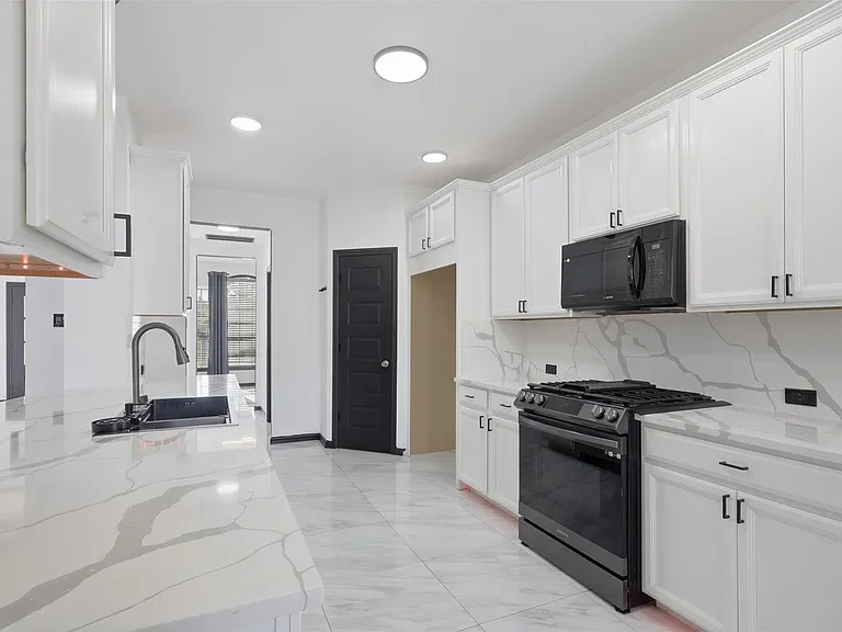 27947 Hendrix Park Dr — Photo 9