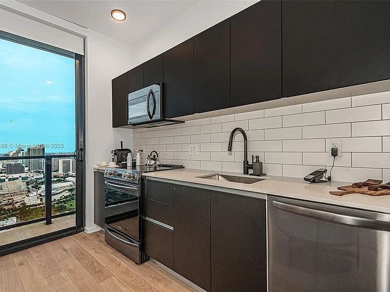 398 NE 5th St #4008 — Photo 15