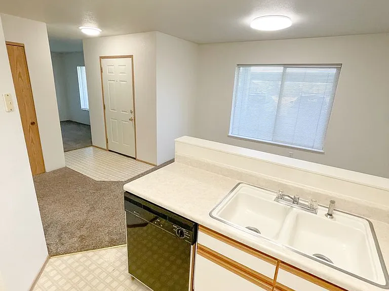 5410 N Hills Dr — Photo 7