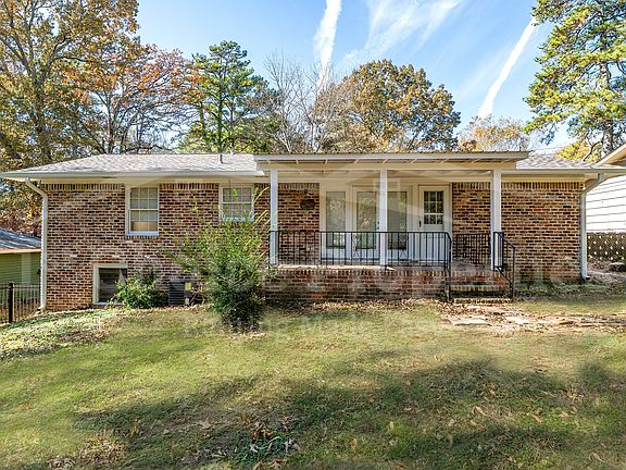 5th image of 1213 Oakwood St