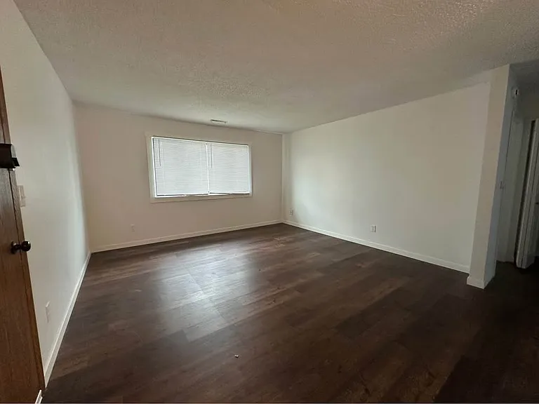 935 Boston Way #4 — Photo 6