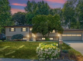 305 S Howard St, Greentown, IN