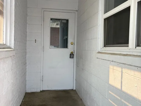 1040 W Princess St APT 10, York, PA 17404