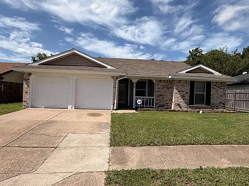 312 Juniper Dr Photo 1
