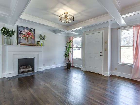 2nd image of 605 Valley Creek Dr