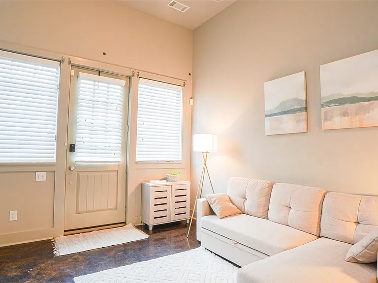 7724 Long Acre St — Photo 2
