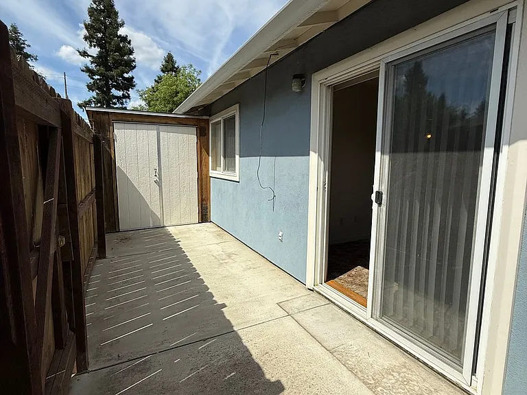 2512 Standiford Ave — Photo 14
