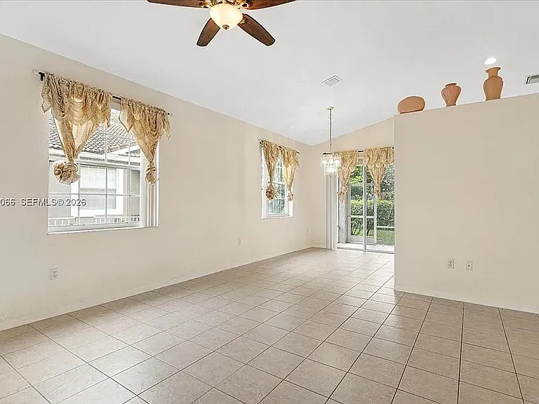 7620 S Aragon Blvd — Photo 2