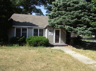 1040 E Broadway Ave, Norton Shores, MI