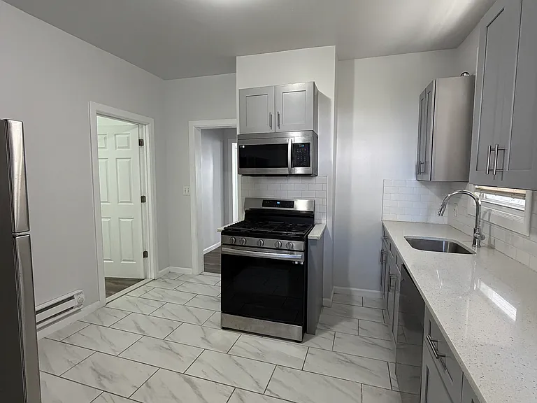 59 N 15th St #3 — Photo 10