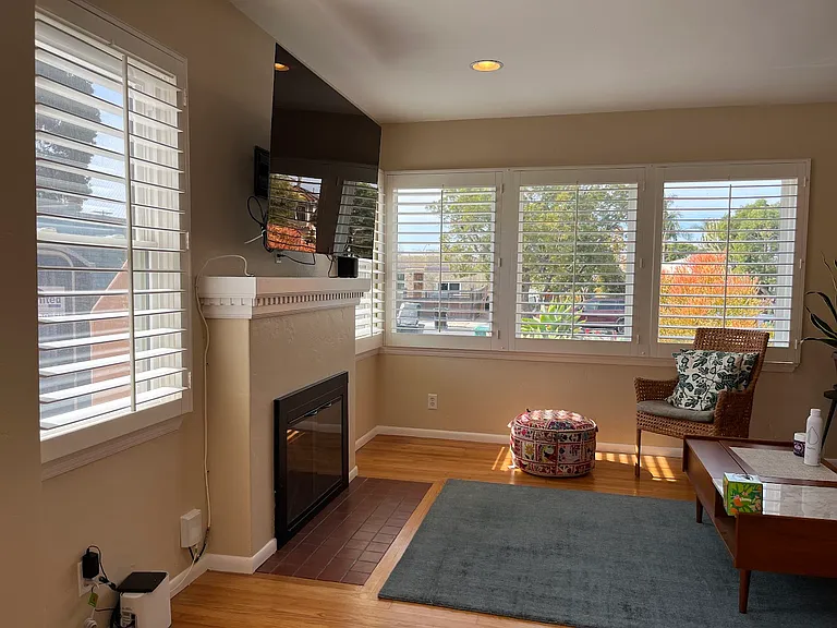 4415 Swift Ave — Photo 2