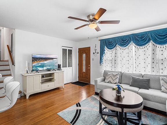 5th image of 128 Devon Rd