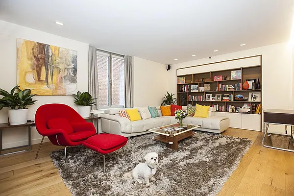 Sold by R New York | media 1