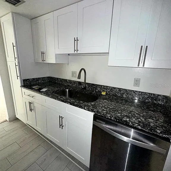 922 Lake Destiny Rd #C — Photo 10