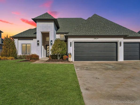 5804 W Waco St S, Broken Arrow, OK 74011
