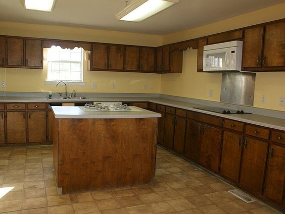 5th image of 249 McAllister Ln