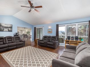 2055 Lion Ct, Abbotsford, BC V3G1G3