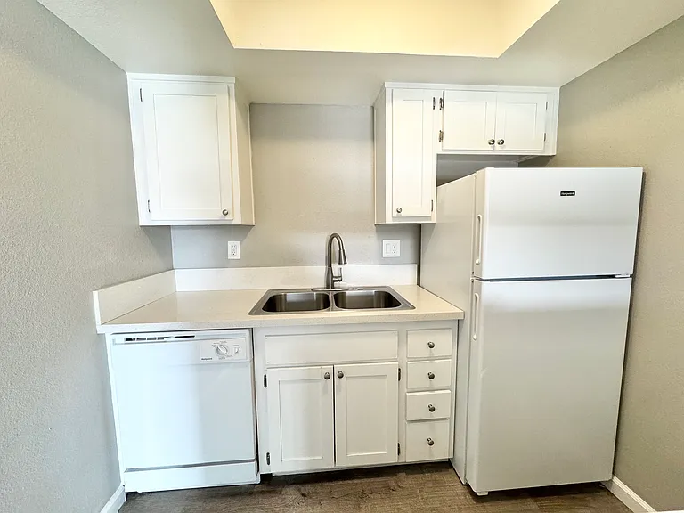 6425 Casada Way #16 — Photo 4