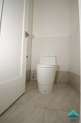 Rented by EXR | media 38