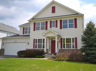 2730 Moraine Valley Rd, Wauconda, IL 60084