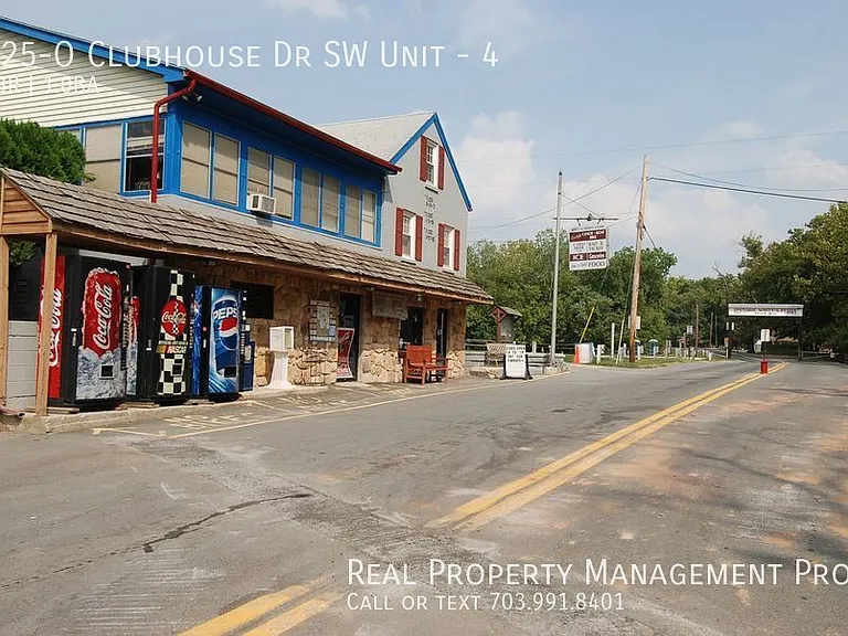 125O Clubhouse Dr SW #4 — Photo 47