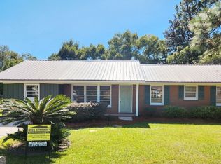 195 Hollywood Ave, Jesup, GA 31545