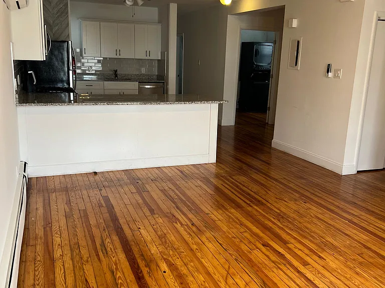126 N Portland Ave #1 — Photo 2