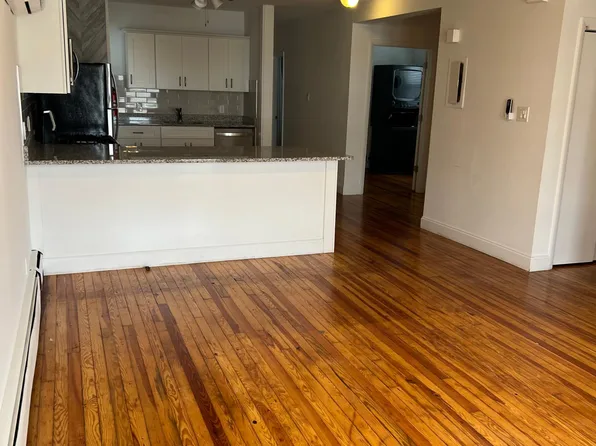 128 N Portland Ave #A, Ventnor City, NJ 08406