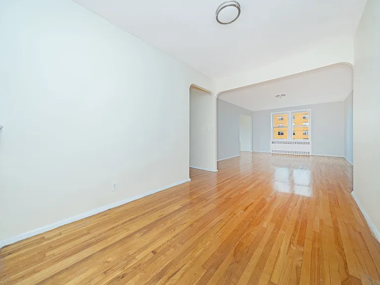 500 Kappock St #6K — Photo 2