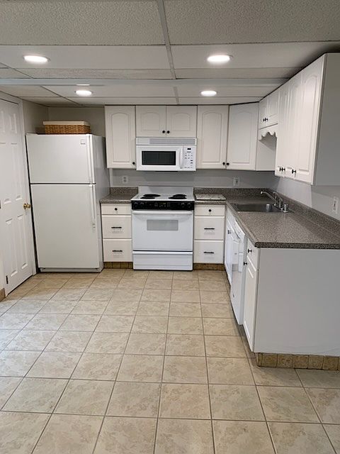 1st image of 8324 Fairwood Dr