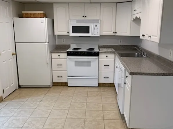 8324 Fairwood Dr, Pasadena, MD 21122