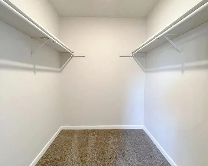 Colony House Apartments — Photo 11