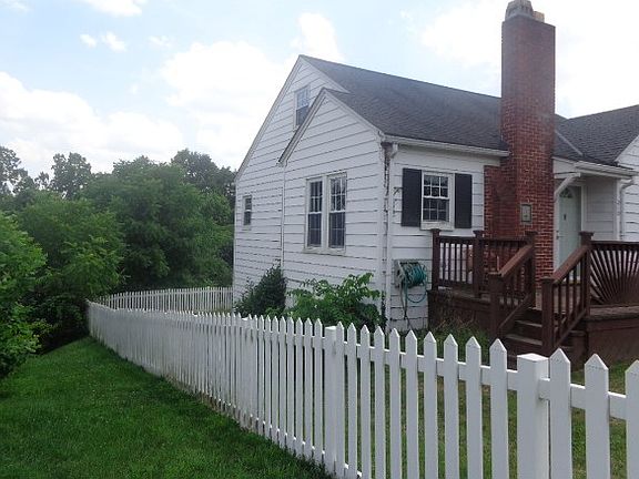 2nd image of 210 Westwood Dr