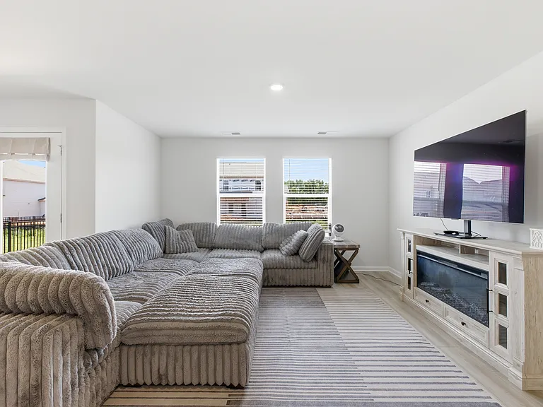 640 Cedar Brook Dr — Photo 20