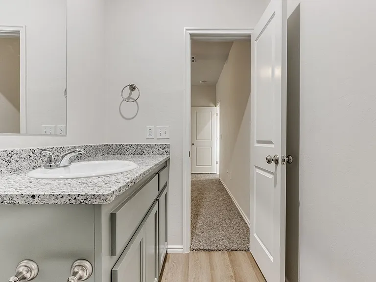 1541 Pavy Pkwy — Photo 18