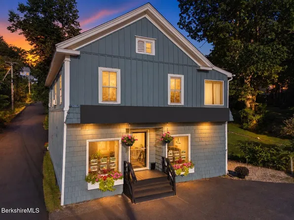 402 Park St, Great Barrington, MA 01230