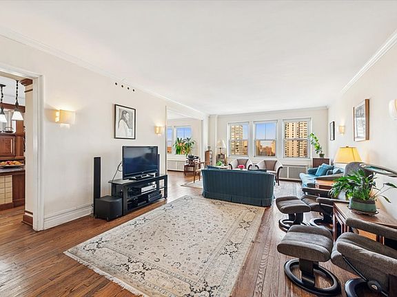 4th image of 5555 N Sheridan Rd APT 1011