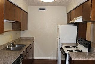 4th image of 613 W San Antonio St APT 108