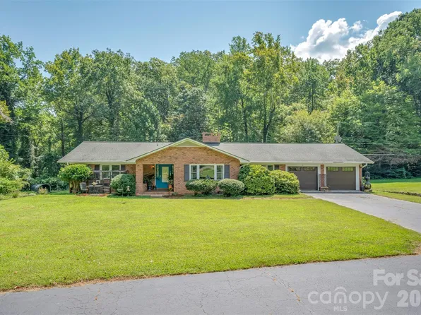 15 Meadowlark Dr, Tryon, NC 28782