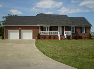 102 Julia Ct, Elizabeth City, NC 27909