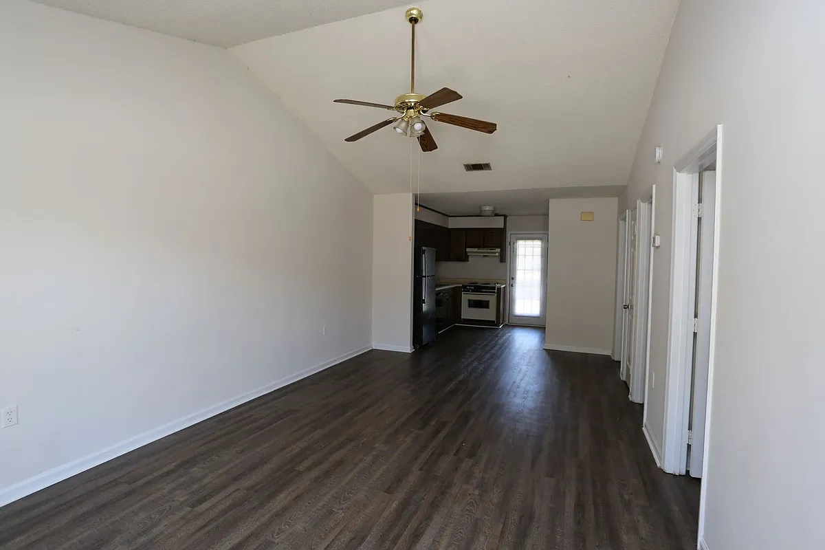 Building Photo - 100 Lanier Dr #17