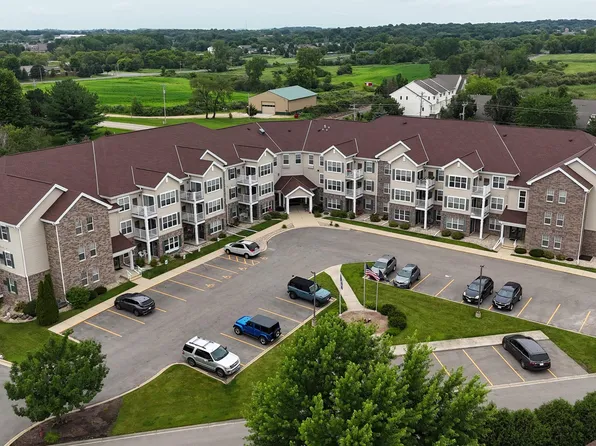 6832 Parkside Cir #6832, Deforest, WI 53532