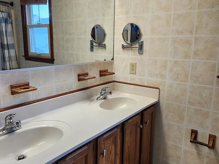 1012 Capstone Xing — Photo 10