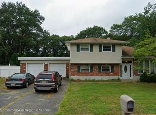 61 Western Dr, Howell, NJ 07731