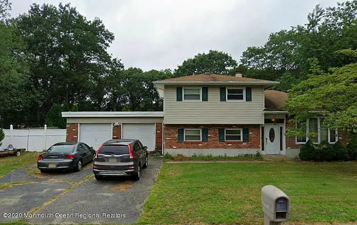61 Western Dr photo 1