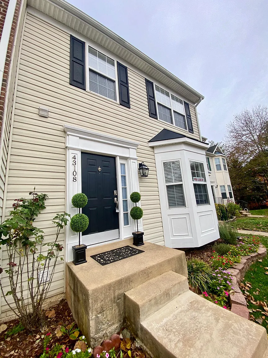 43108 Candlewick Sq photo 1