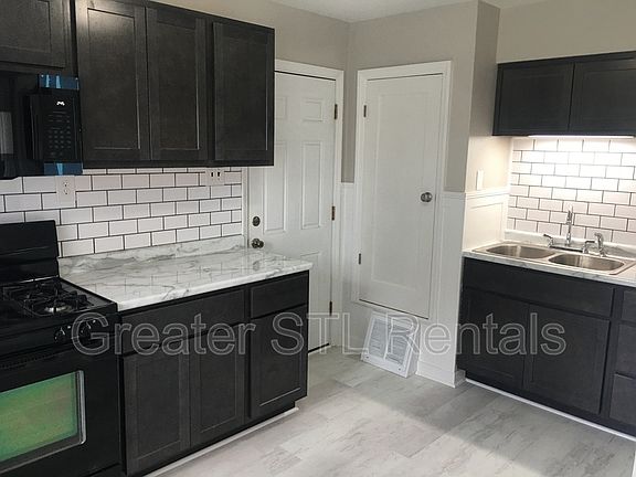 5th image of 748 Loekes Dr